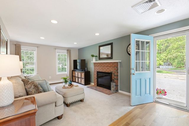 169 Brook St, Franklin, MA 02038