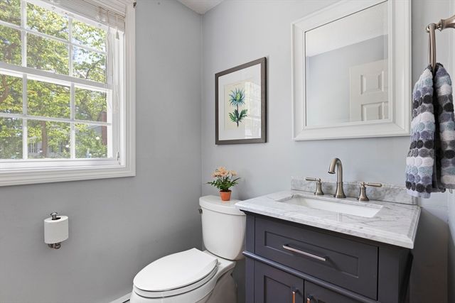 169 Brook St, Franklin, MA 02038