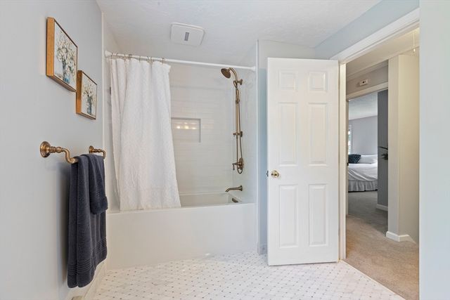 169 Brook St, Franklin, MA 02038