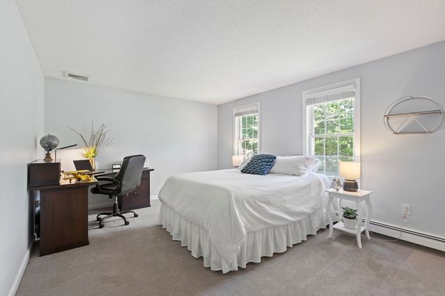 169 Brook St, Franklin, MA 02038