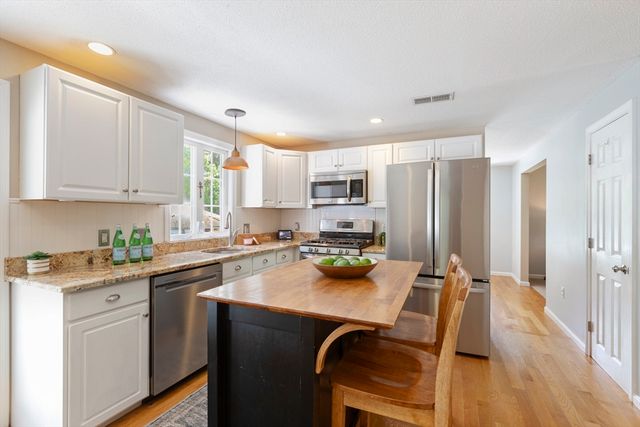 169 Brook St, Franklin, MA 02038