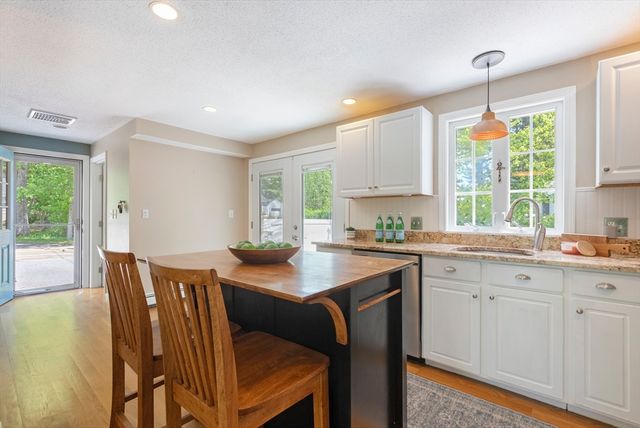 169 Brook St, Franklin, MA 02038