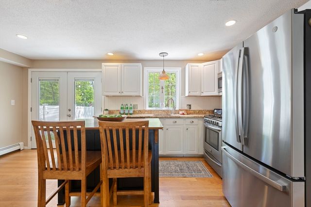 169 Brook St, Franklin, MA 02038