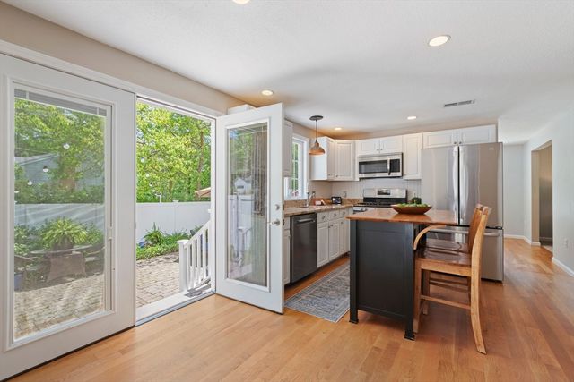 169 Brook St, Franklin, MA 02038