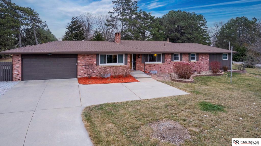 4700 S 84th Street, Lincoln, NE 68516