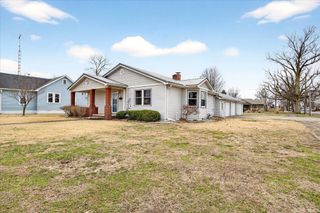 26 N Lafayette Street, Worthington, IN 47471