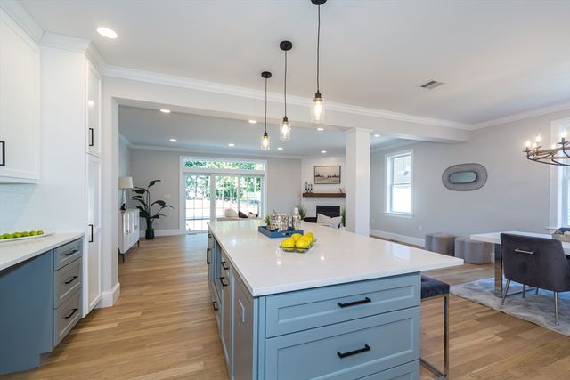 293 Bacon St A, Natick, MA 01760