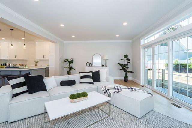 293 Bacon St A, Natick, MA 01760