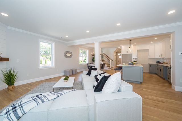 293 Bacon St A, Natick, MA 01760