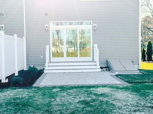 293 Bacon St A, Natick, MA 01760