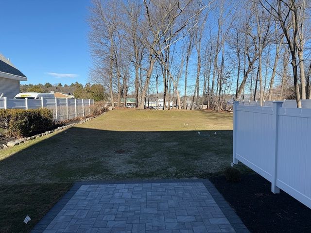 293 Bacon St A, Natick, MA 01760