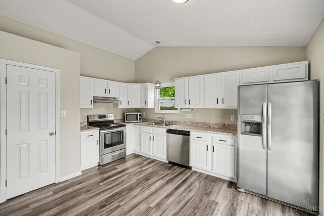 417 Hollyhock Court, Trenton, OH 45067