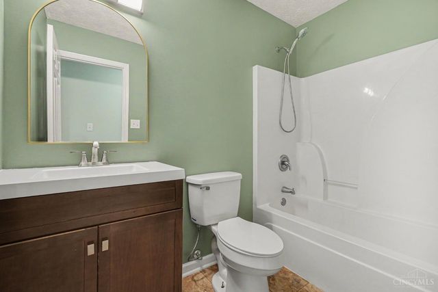 417 Hollyhock Court, Trenton, OH 45067