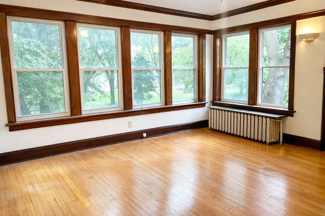 2302 W Sunnyside Avenue 2W, Chicago, IL 60625