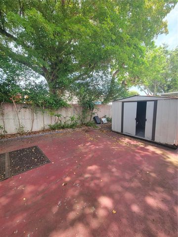 15257 SW 138th Ct ., Miami, FL 33177