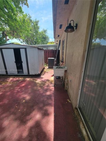 15257 SW 138th Ct ., Miami, FL 33177