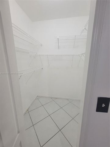 15257 SW 138th Ct ., Miami, FL 33177