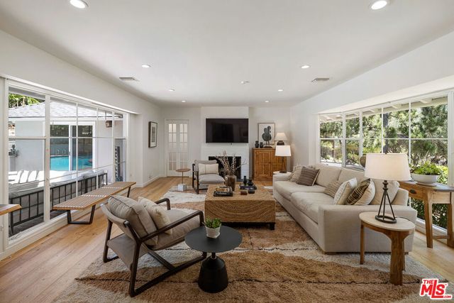 1955 Windover Road, Pasadena, CA 91107