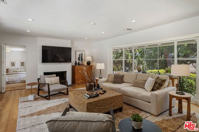 1955 Windover Road, Pasadena, CA 91107