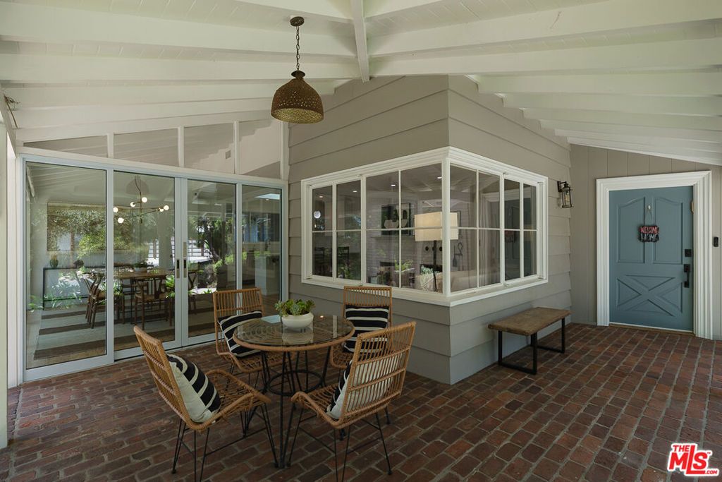 Image 9 of property listing at 1955 Windover Road, Pasadena, CA 91107