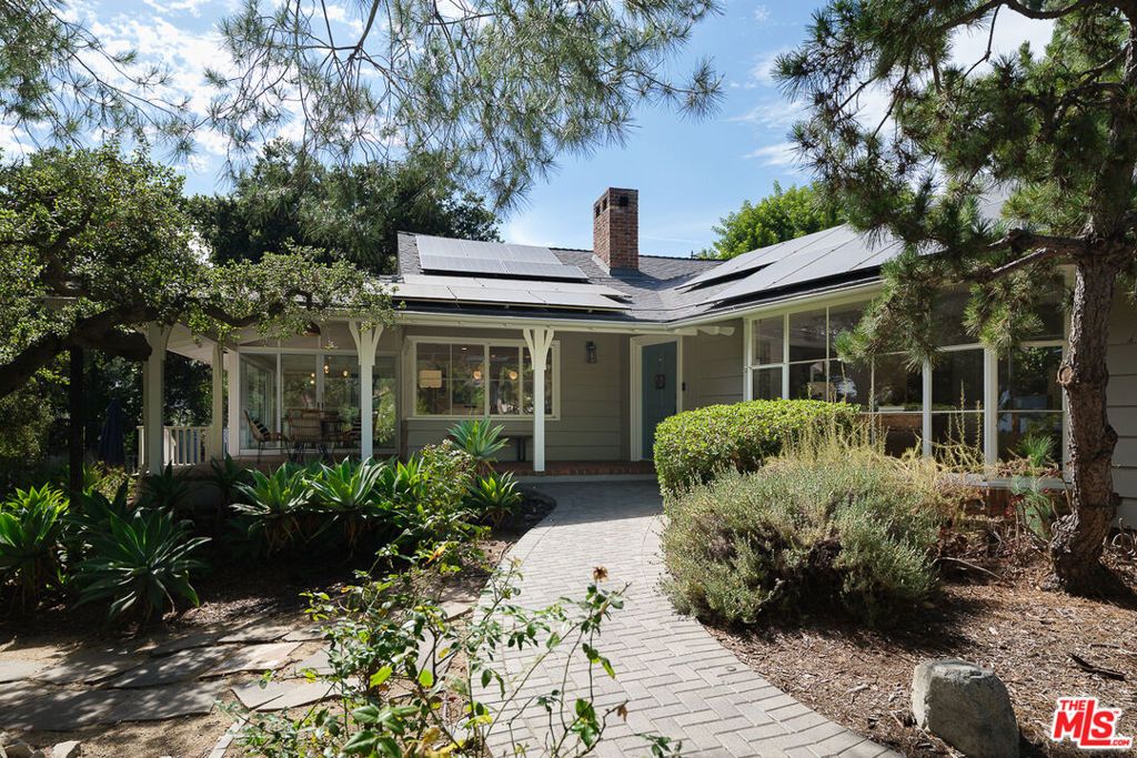 Image 1 of property listing at 1955 Windover Road, Pasadena, CA 91107