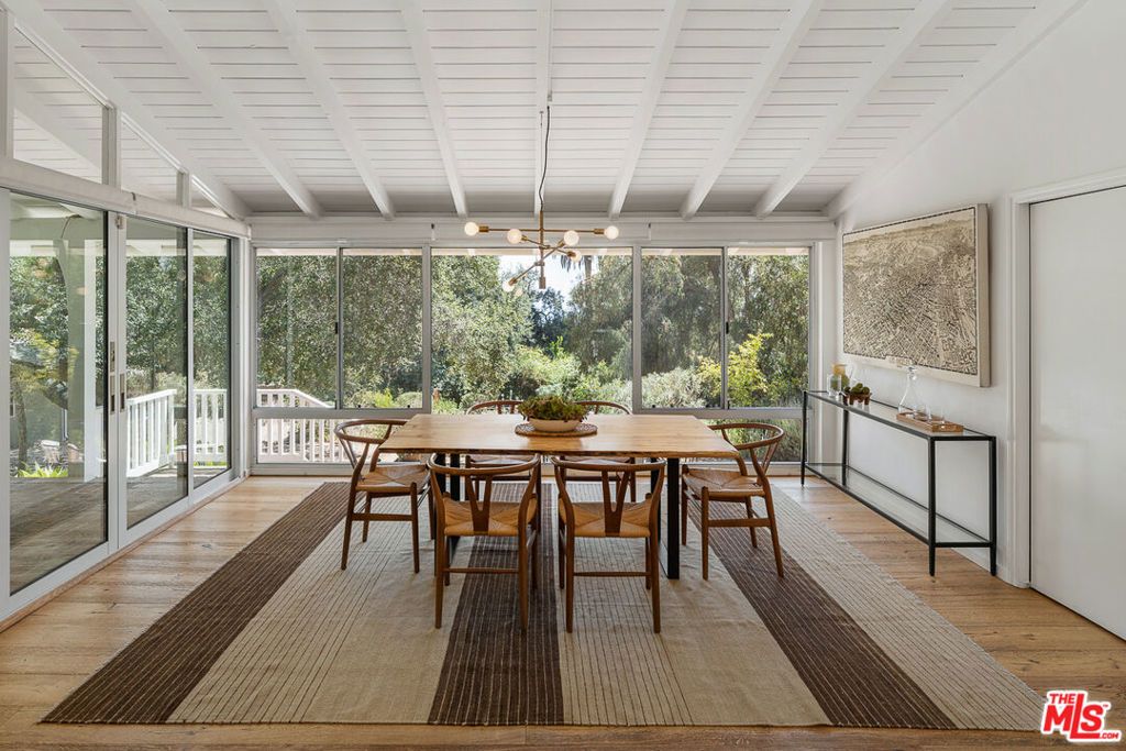 Image 23 of property listing at 1955 Windover Road, Pasadena, CA 91107