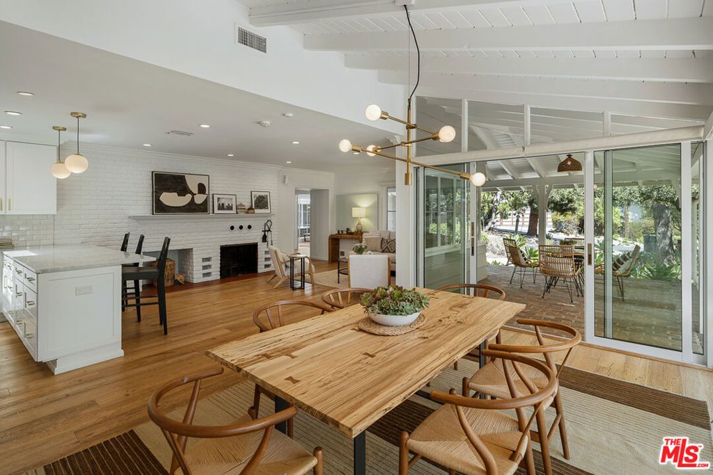 Image 24 of property listing at 1955 Windover Road, Pasadena, CA 91107