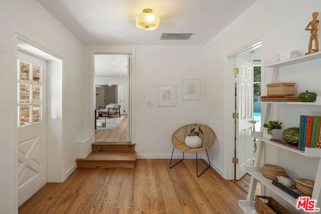 Image 37 of property listing at 1955 Windover Road, Pasadena, CA 91107