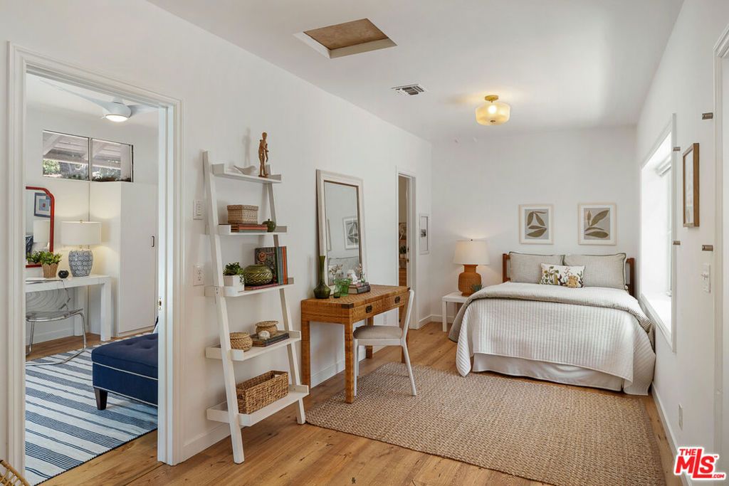 Image 38 of property listing at 1955 Windover Road, Pasadena, CA 91107