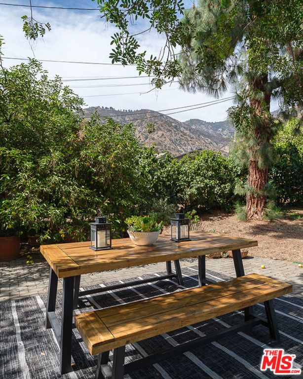 Image 51 of property listing at 1955 Windover Road, Pasadena, CA 91107