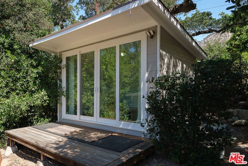 Image 53 of property listing at 1955 Windover Road, Pasadena, CA 91107
