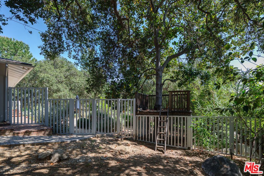 Image 55 of property listing at 1955 Windover Road, Pasadena, CA 91107