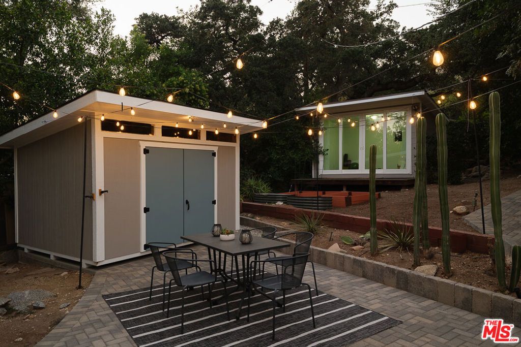 Image 69 of property listing at 1955 Windover Road, Pasadena, CA 91107