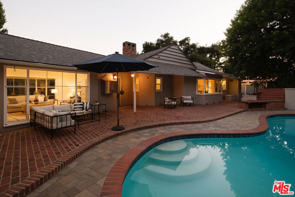 Image 71 of property listing at 1955 Windover Road, Pasadena, CA 91107