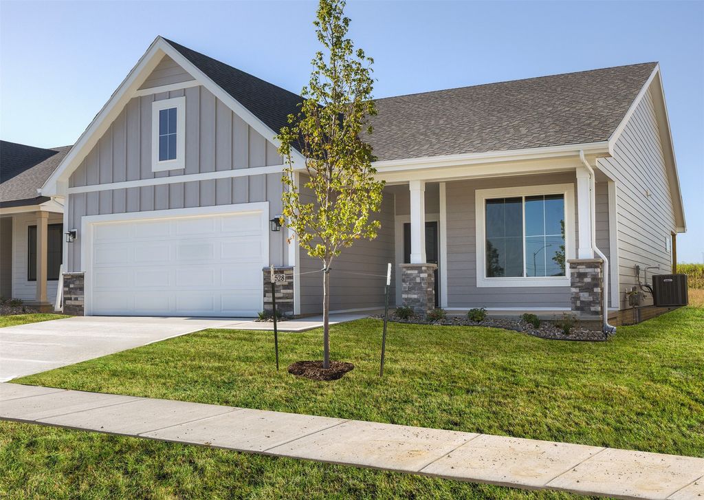 1528 Garland Avenue, Norwalk, IA 50021