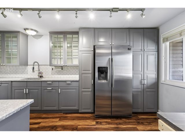 1759 Ne 24TH Ave, Hillsboro, OR 97124