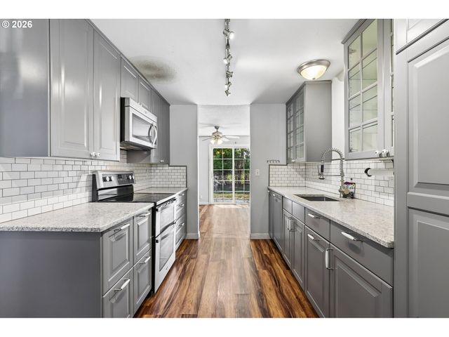 1759 Ne 24TH Ave, Hillsboro, OR 97124
