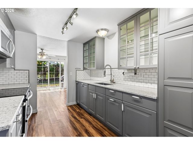 1759 Ne 24TH Ave, Hillsboro, OR 97124