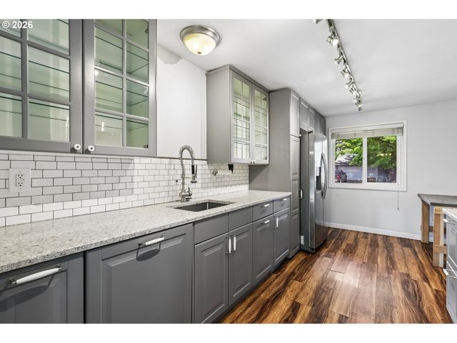 1759 Ne 24TH Ave, Hillsboro, OR 97124