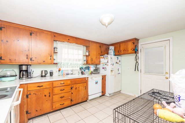 8 Hickory Hill Road, New Britain, CT 06052