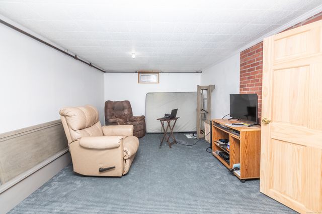 8 Hickory Hill Road, New Britain, CT 06052