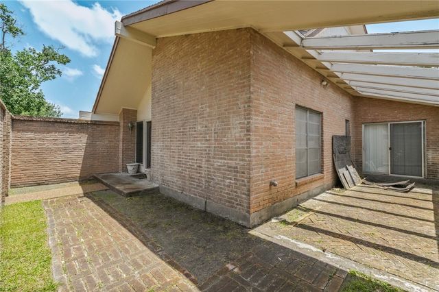 5445 Whitemarsh Dr, Corpus Christi, TX 78413