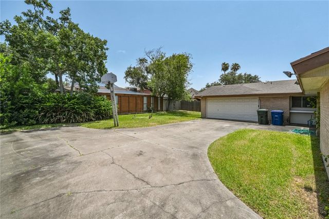5445 Whitemarsh Dr, Corpus Christi, TX 78413