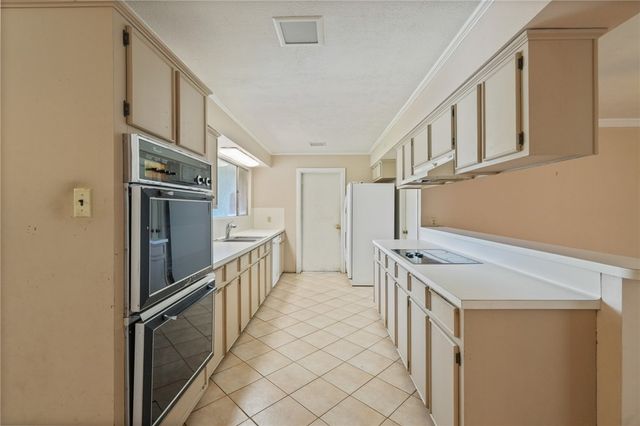 5445 Whitemarsh Dr, Corpus Christi, TX 78413