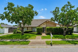 5445 Whitemarsh Dr, Corpus Christi, TX 78413