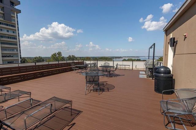 648 S Riverside Dr Apt 316, Memphis, TN 38103