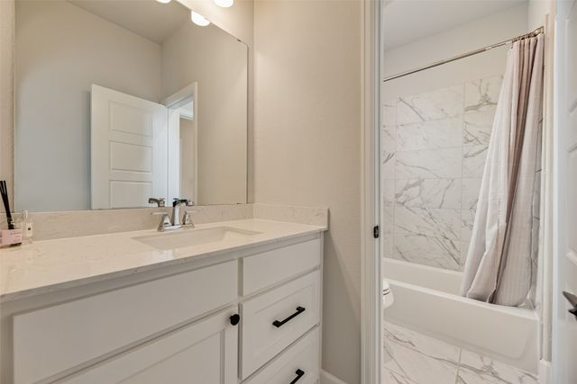 1753 Sir Dustin Lane, Carrollton, TX 75010