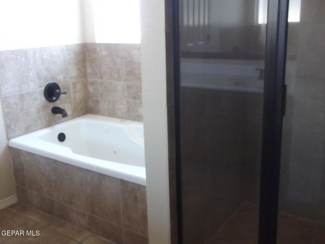 5823 MANCHESTER Drive, Santa Teresa, NM 88008