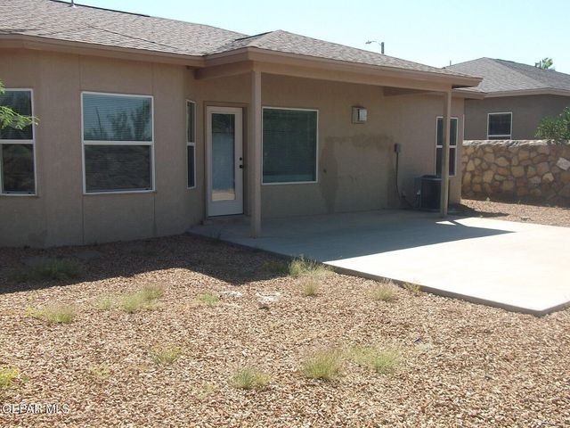 5823 MANCHESTER Drive, Santa Teresa, NM 88008