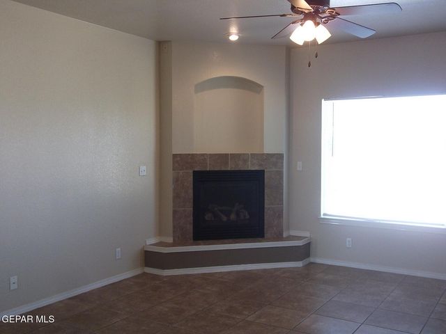 5823 MANCHESTER Drive, Santa Teresa, NM 88008